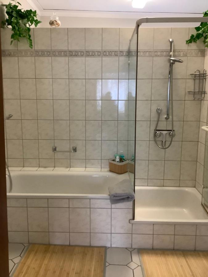 Neu Renoviert 2025! 4Zimmer 8 Einzelbetten Ferienwohnung Zeche Zollverein Essen Esterno foto