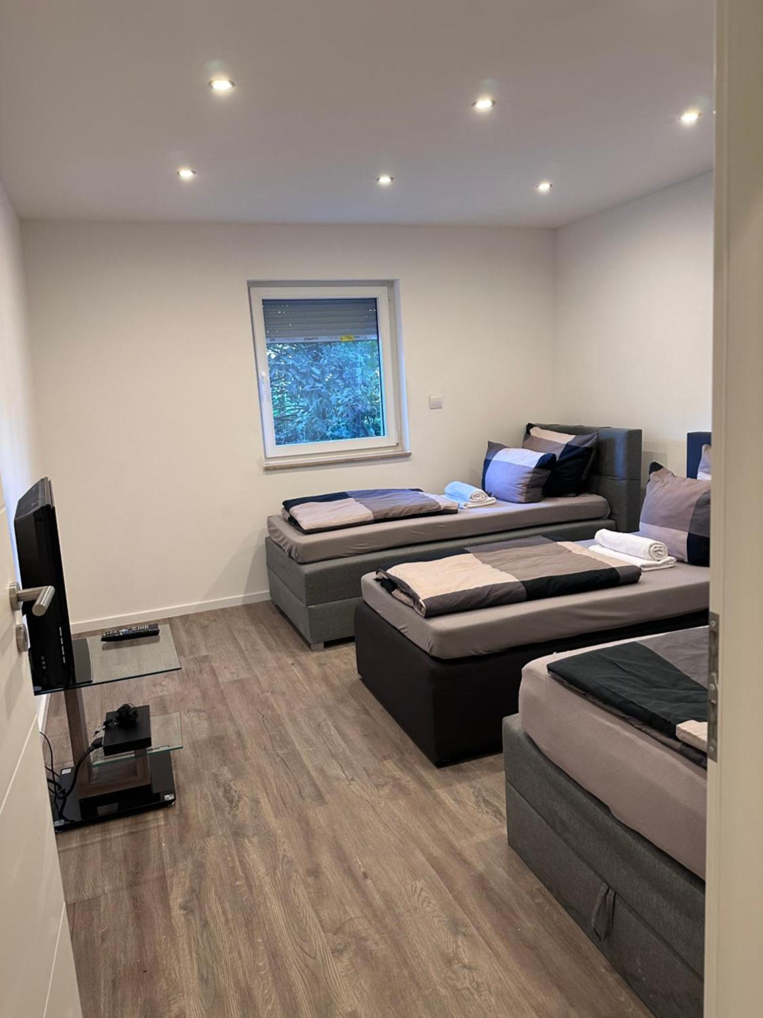 Neu Renoviert 2025! 4Zimmer 8 Einzelbetten Ferienwohnung Zeche Zollverein Essen Esterno foto